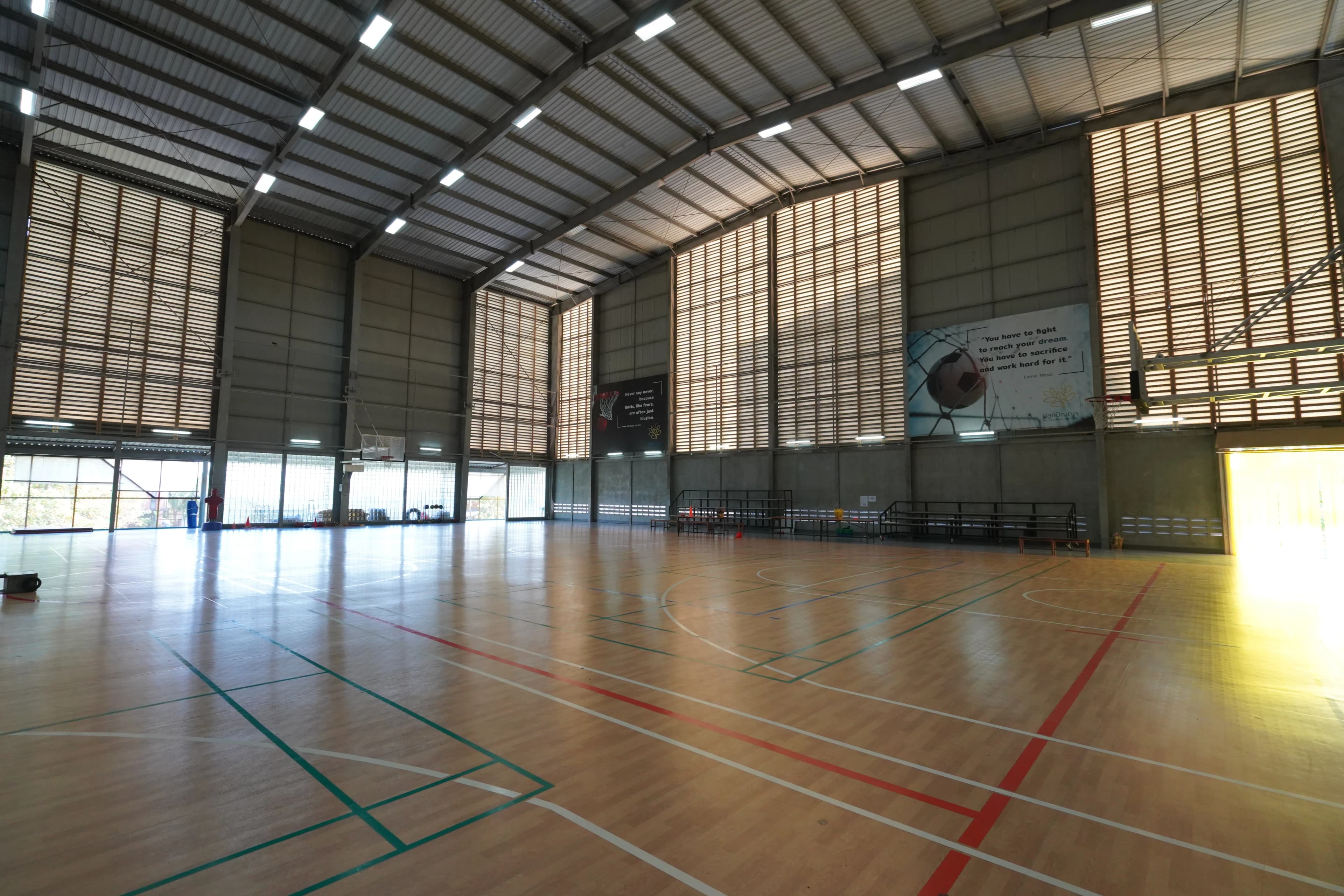 สิ่งอำนวยความสะดวกด้านกีฬาและฟิตเนสในร่ม