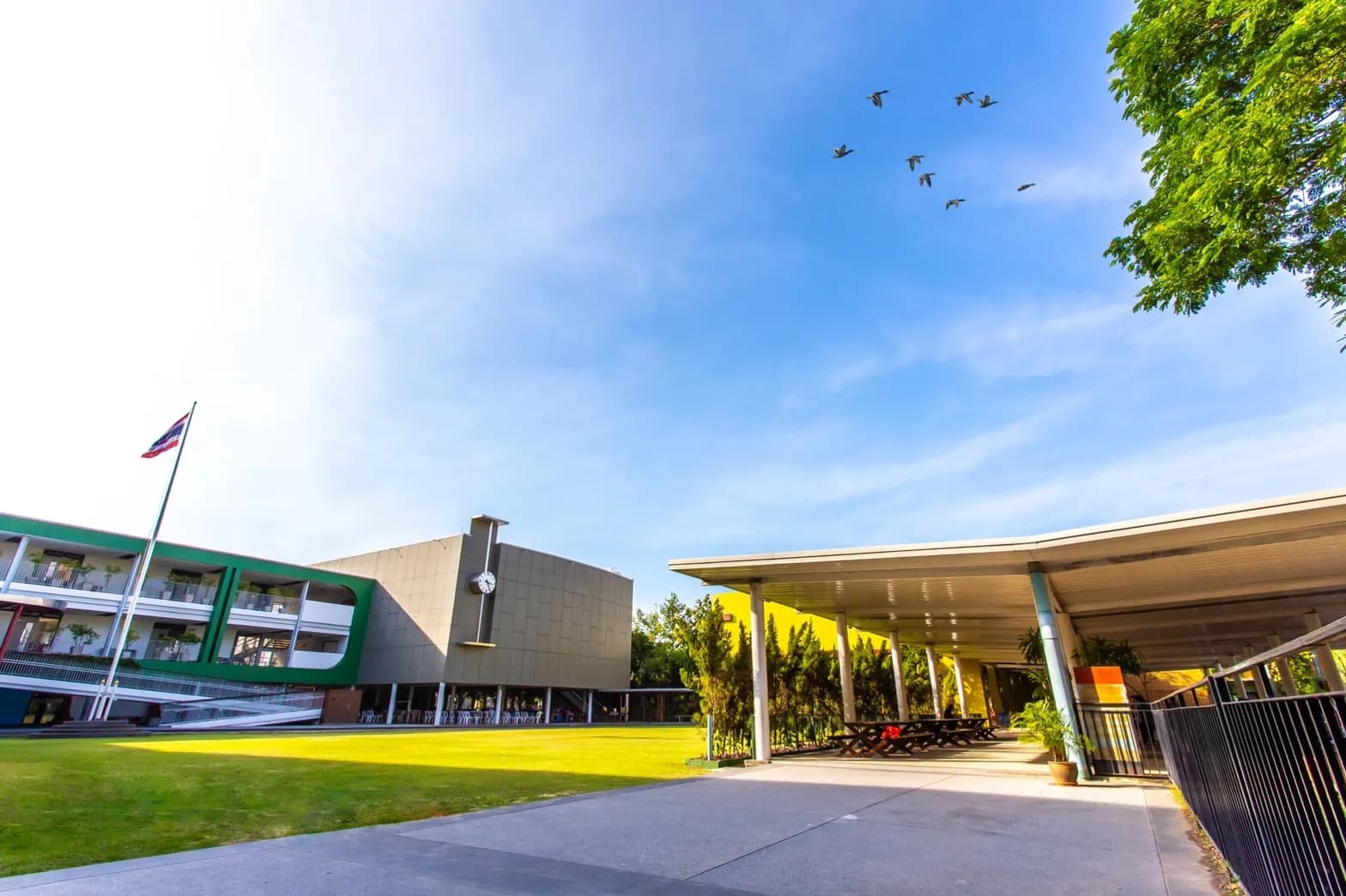 ภาพรวมโรงเรียนปลูกปัญญา